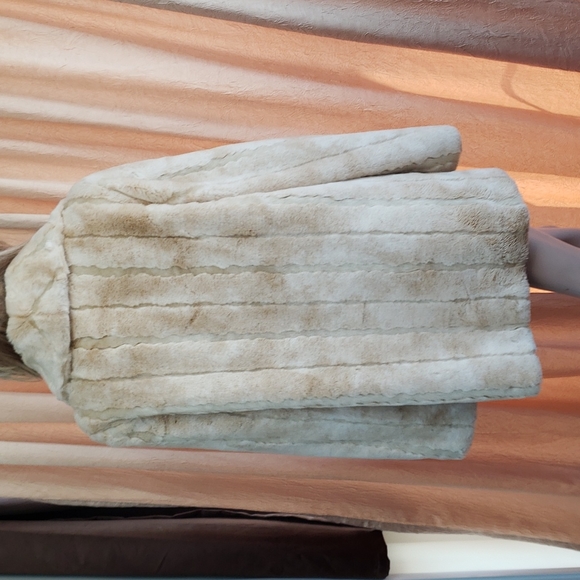 Express Faux Fur Coat NwithoutTags Lovely Amazing Rare - Picture 7 of 13